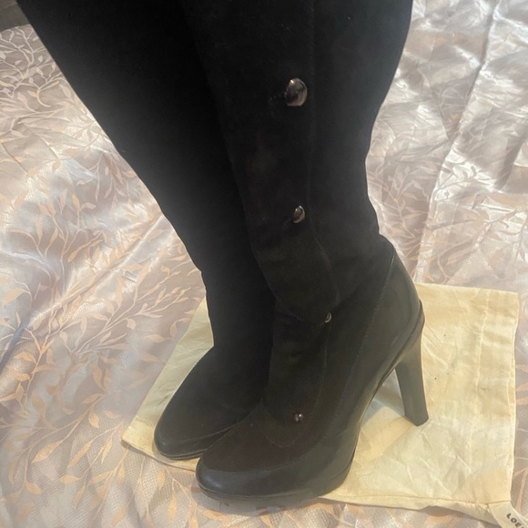 ⭐️Fendi authentic boots ! Excellent condition size  38.5⭐️ - Picture 2 of 3